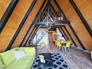 Cabane A-frame CeziAde Tihuta