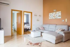 Apartments Lorena - Mugeba