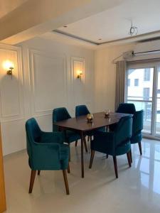 Hyderabad Holiday Home "3 Bed room service aprt in Vijayanagar Colony"