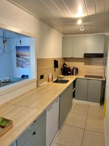 Beach Bungalow Green