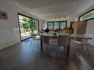 Appartements A 200 metres du lac d'Annecy, spacieux appartement 3 chambres avec terrasse et jardin : photos des chambres