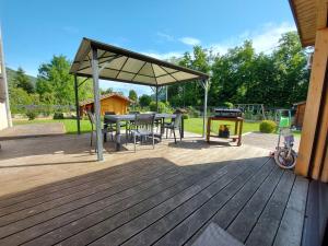 Appartements A 200 metres du lac d'Annecy, spacieux appartement 3 chambres avec terrasse et jardin : photos des chambres