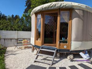 Campings Yourte atypique entre Lyon et Grenoble ! Vue sur les montagnes. : photos des chambres