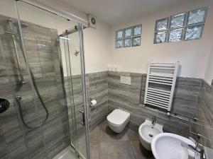 Standard Double Room with Shared Bathroom
