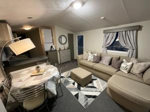 Seaview Caravan 2 Bedroom Sleeps 6 -WiFi -Smart Tv