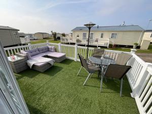 Seaview Caravan 2 Bedroom Sleeps 6 -WiFi -Smart Tv