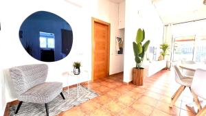 Oasis Beach Holiday Home with jacuzzi