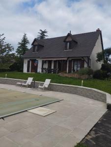 Maisons de vacances Piscine chaufee a proximite de Blois et du zoo de Beauval : photos des chambres