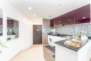 Cayan Tower Dubai Marina - By Home Of Choice