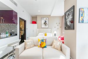 Cayan Tower Dubai Marina - By Home Of Choice