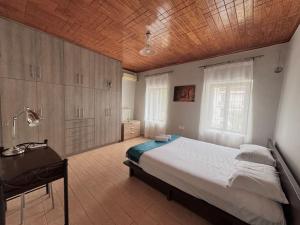 Renovated house with garden in Tripoli