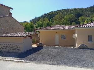 Maisons de vacances gite Le Jardin de Pierrot 14per 26400 Montclar Sur Gervanne : photos des chambres