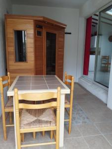 Appartements Bienvenue au pied des Alpilles : photos des chambres