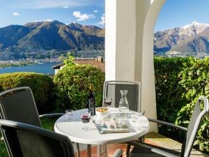 Apartment Residence Miralago - Utoring Apt- B12 by Interhome