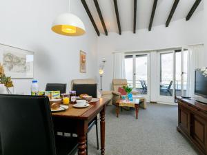 Apartment Residenza Miralago Apt- B15 by Interhome