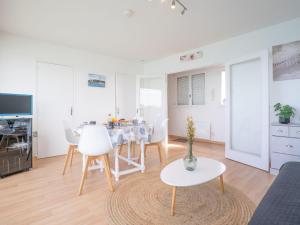 Appartements Apartment Bellevue-1 by Interhome : photos des chambres
