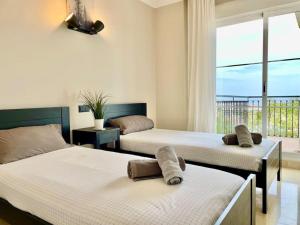 Modern Holiday Home & Panoramic Views