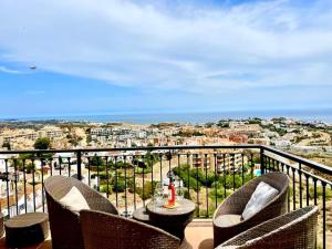 Modern Holiday Home & Panoramic Views