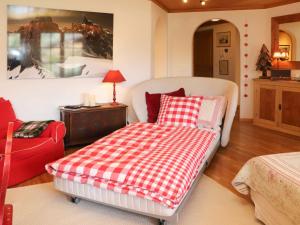 Apartment Marie-Soleil Est by Interhome