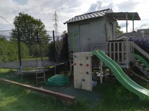 Maisons de vacances Notre nid d'amour - jacuzzi, piscine, billard, bar exterieur, terrain de boules : photos des chambres