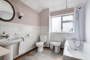 Kidlington 3 BR House with parking & large garden