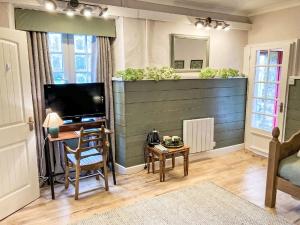 Holiday Home The Garden Room by Interhome