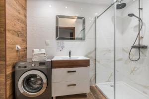 Imperial Apartments Aquarius III