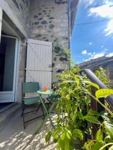 Appartements GITE LES ROMAINS 2/4p au coeur du village classe d'ALBA LA ROMAINE : photos des chambres