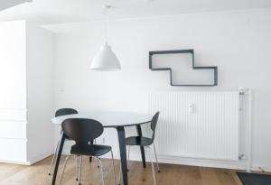 Beautiful 1-BR in a fantastic location - 211