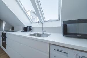 Beautiful 1-BR in a fantastic location - 211