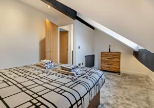 The Coach House - Steel Green