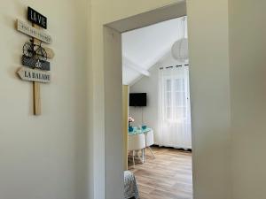 La little white house