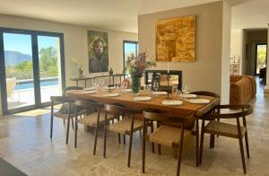 Villas Villa avec piscine et vue panoramique du Luberon : photos des chambres