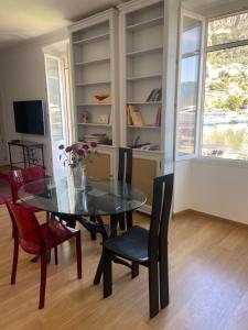 Appartements Surplombant le port de Beaulieu sur mer : photos des chambres