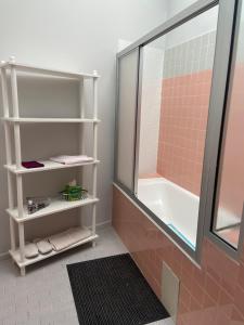 Appartements Surplombant le port de Beaulieu sur mer : Appartement 1 Chambre