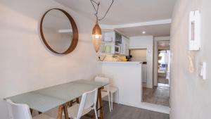 Downtown Central Apartment by LovelyStay