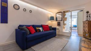 Downtown Central Apartment by LovelyStay