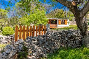 Lopci seaview mini house