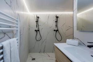 Love hotels Suite Romantique Balneo Centre Lyon : photos des chambres