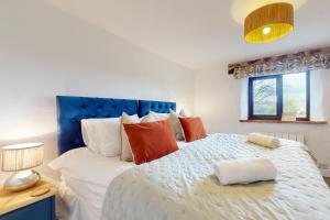 West Hollowcombe Farm Cottages - full site