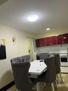 Lux Suites Mango Court Apartments