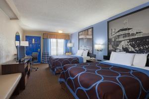 Queen Room with Two Queen Beds - Mobility Access/Non-Smoking room in Super 8 by Wyndham Hammond