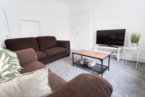 November Disc - Long Stay - Contractors