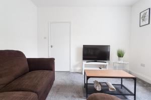 November Disc - Long Stay - Contractors