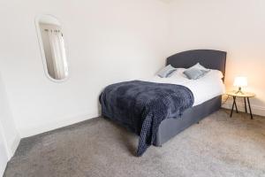 November Disc - Long Stay - Contractors