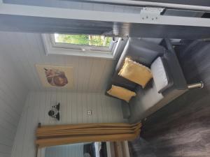 Glamping Hut - Riverview 3