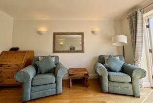Damson Cottage - Peaceful location, charming communal orchard & private patio garden