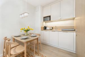Elegancki Apartament Bel Mare z Parkingiem by Rent like home