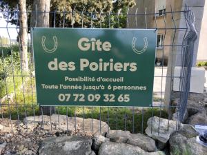 Maisons de vacances Le Gite des poiriers : Maison 2 Chambres