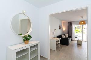 Palmeras Apt - Pool & Terrace - next to Beach